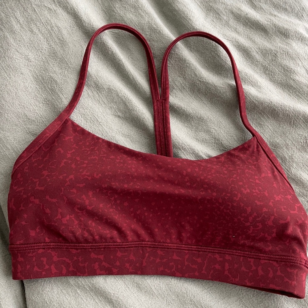 Flow Y Bra in red pattern. Size 6. Barely worn